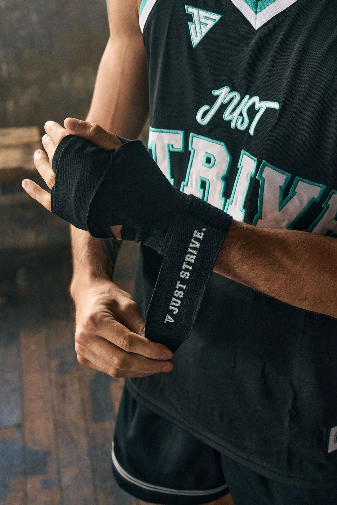 Hybrid hand-wraps with roller